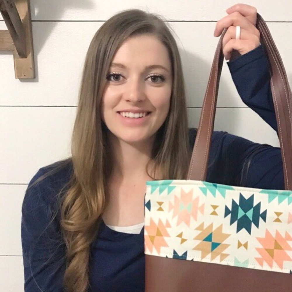 Meet your Posher, Candace